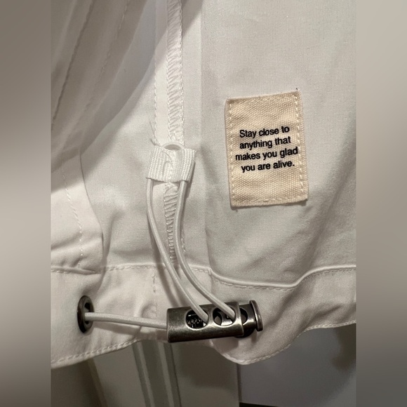 Vuori Outdoor Trainer Shell Athletic Jacket White Linen Texture XS - Picture 9 of 10